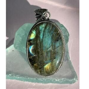 925 Sterling Chunky  Labradorite  Pendant